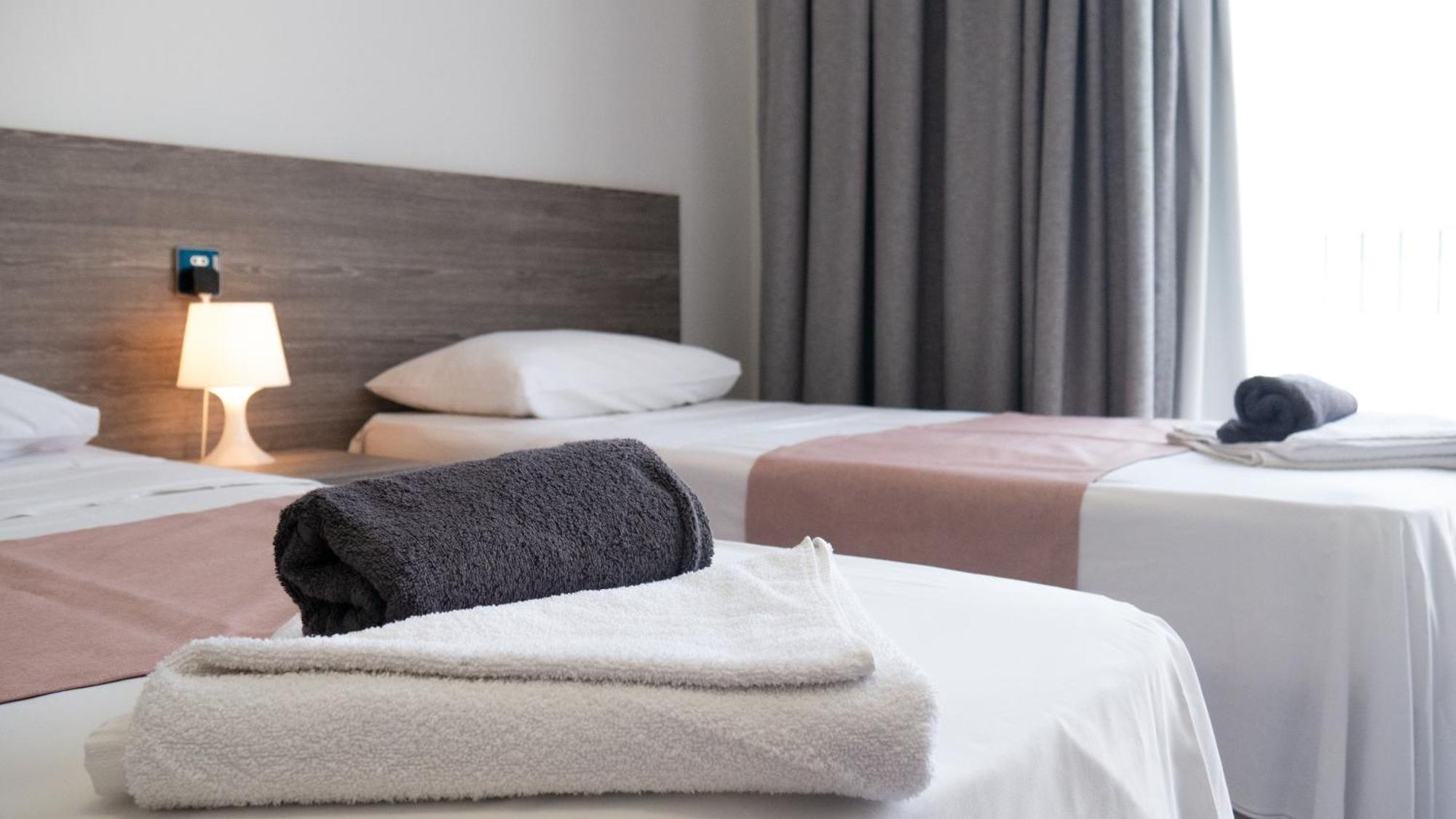 For Rest Aparthotel セント・ポールズ・ベイ エクステリア 写真