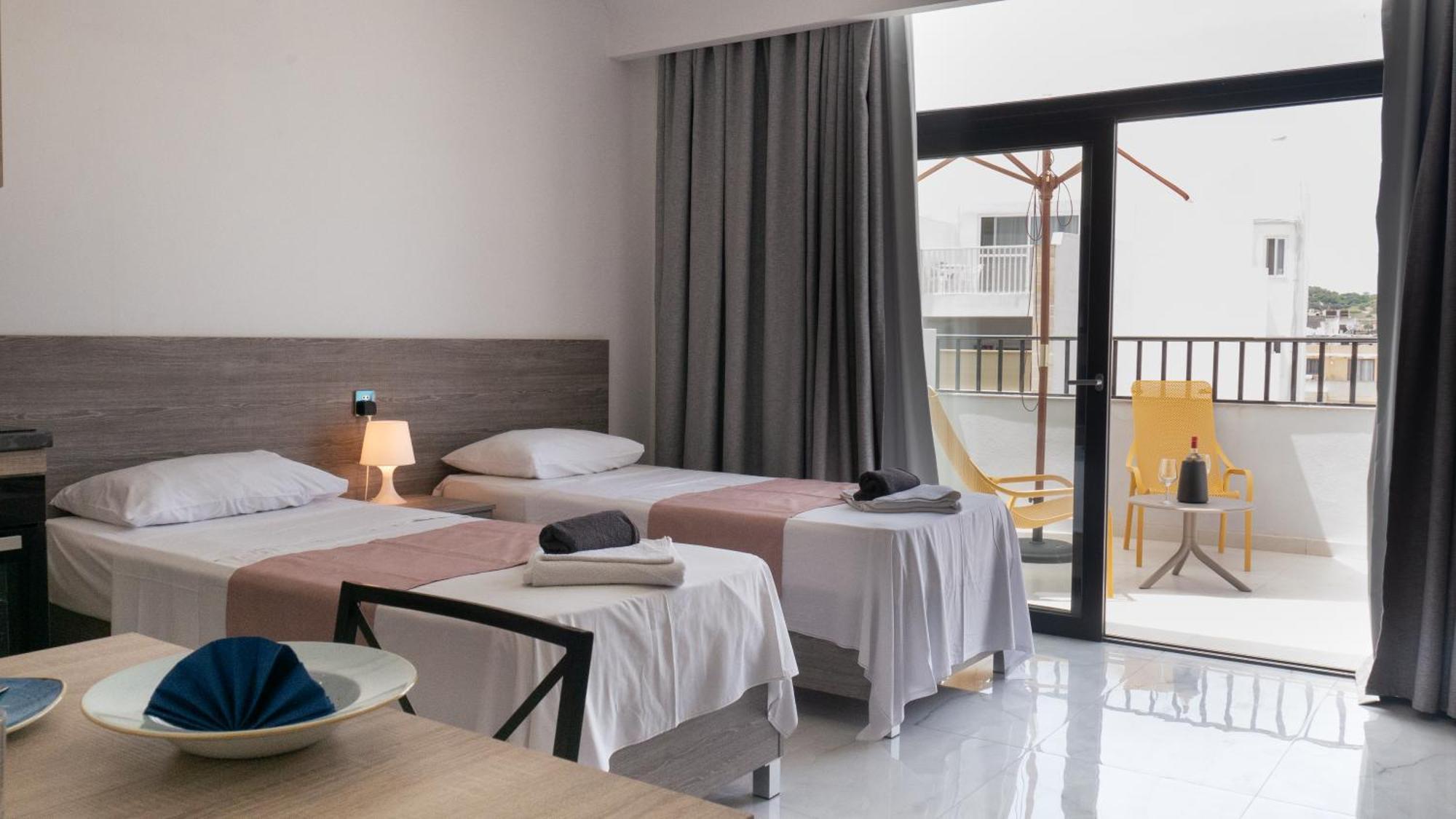 For Rest Aparthotel セント・ポールズ・ベイ エクステリア 写真